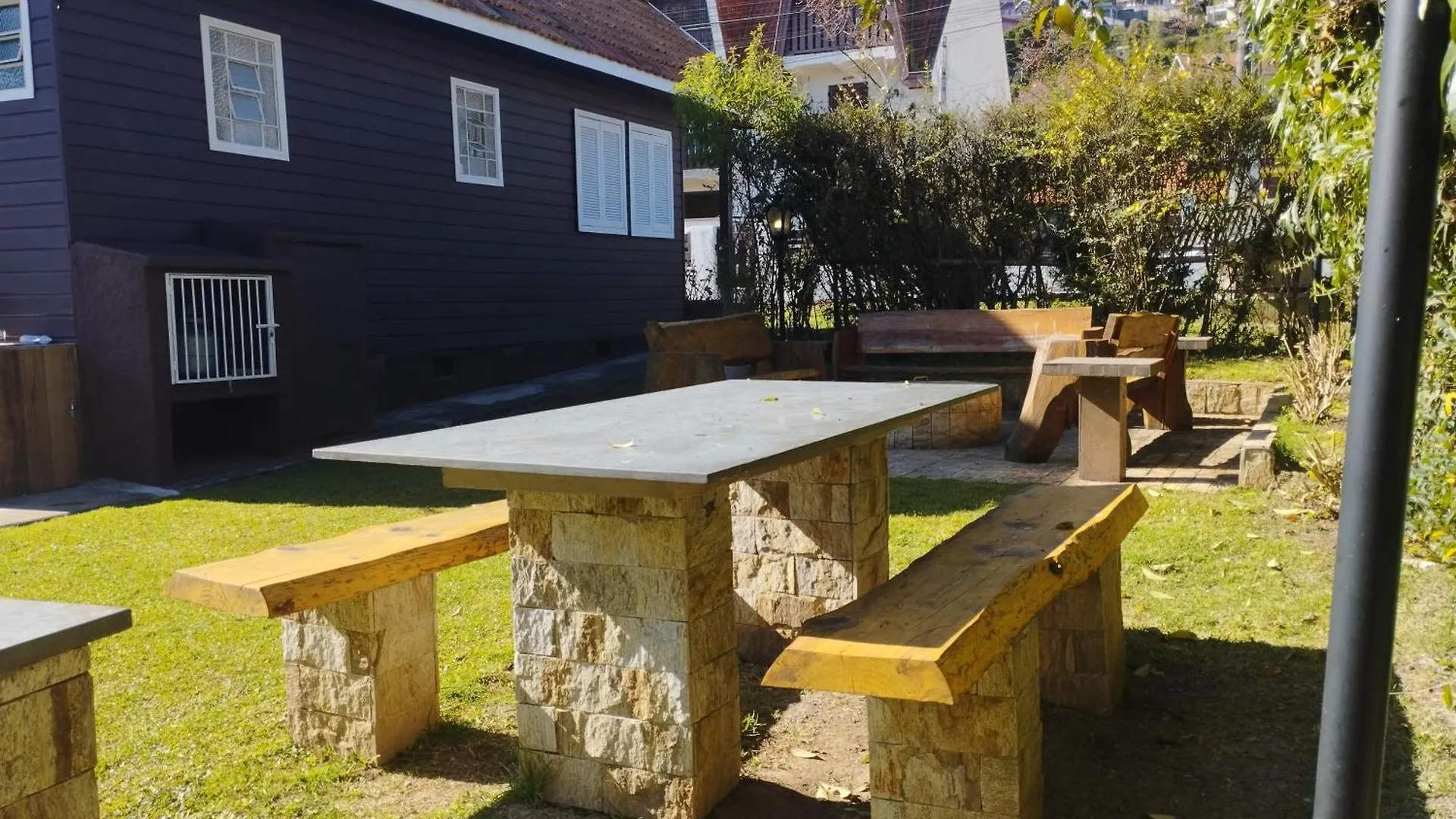 Chale De Madeira - Lareira E Fogueira---Lindo Gramado Com Mesa Para Cafe Da Manha, Churrasqueira E Fogueira Campos do Jordão 0*,  ブラジル